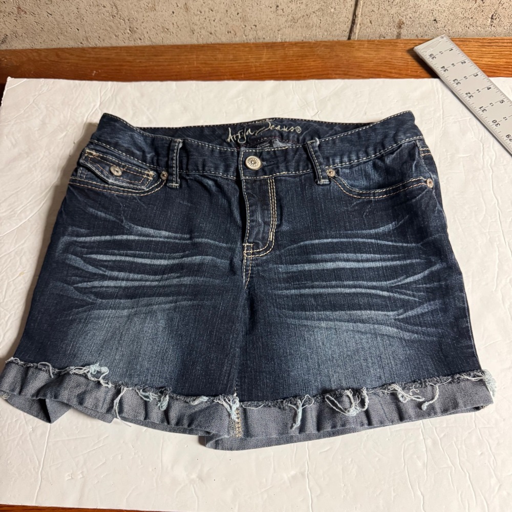 Ariya Jeans Womens Dark Wash Embroidered Rhinestone Denim Shorts Size 9/10